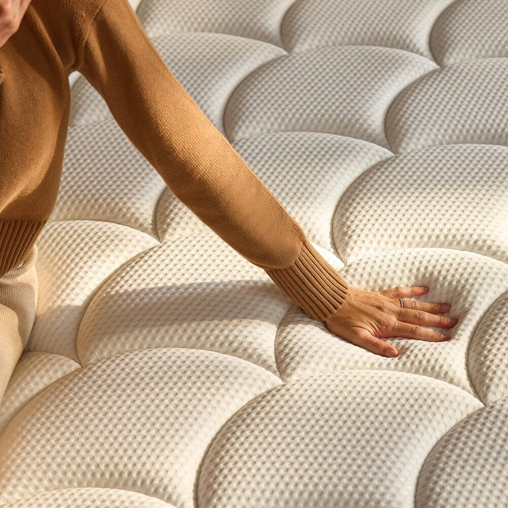 DreamCloud Hybrid Classic 4.0 Medium Queen Mattress, , large