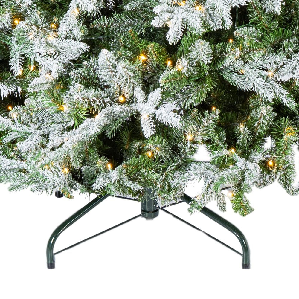 The Gerson Company 7.5&#39; Pre-Lit Natural Cut Spruce Christmas Tree in Green, , large