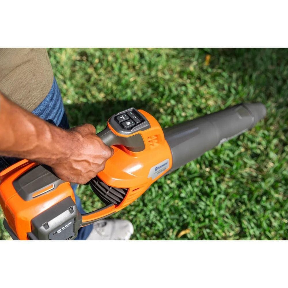 Husqvarna 800-CFM 200-MPH Battery Leaf Blower with 7.7 Ah Battery and QC250 Charger in Orange, , large
