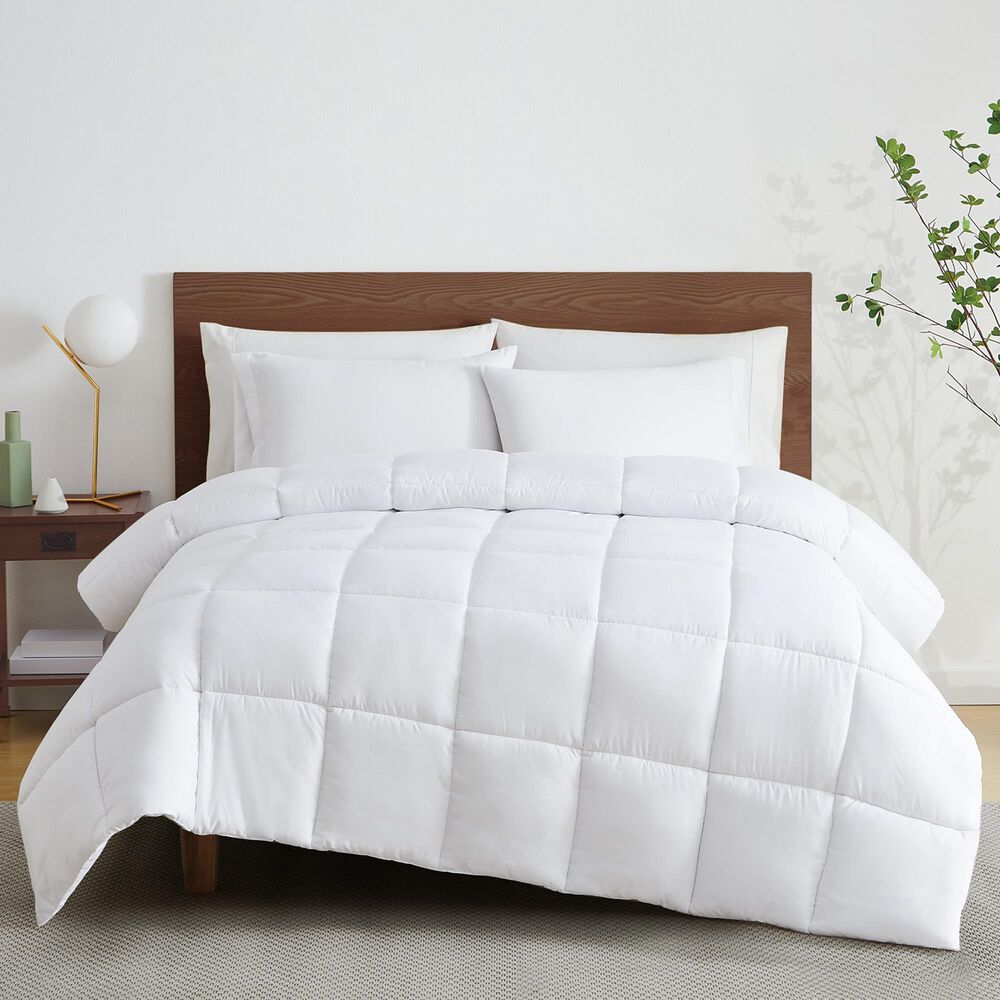 Pem America Heritage King Down Alternative Comforter in White, , large