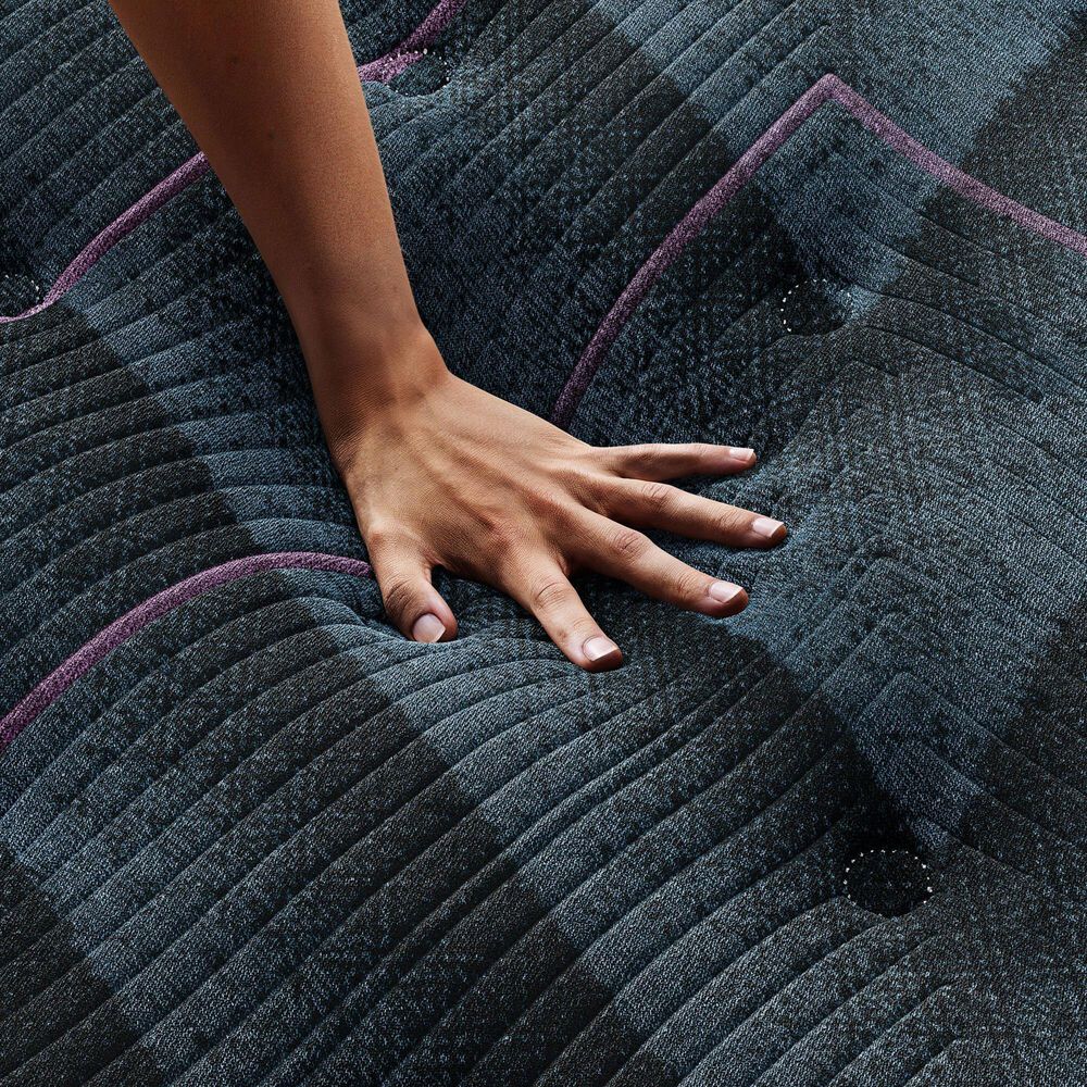 Beautyrest World Class Level Three Plush Pillow Top Queen Mattress, , large