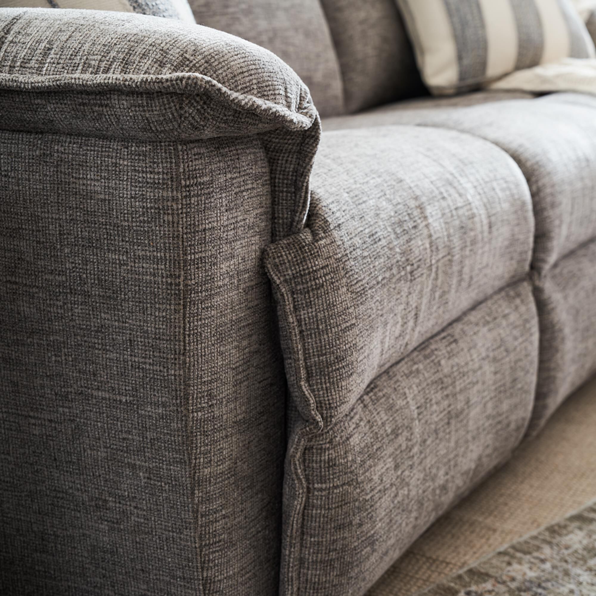 La-Z-Boy Jay Manual Reclining Sofa in Linen