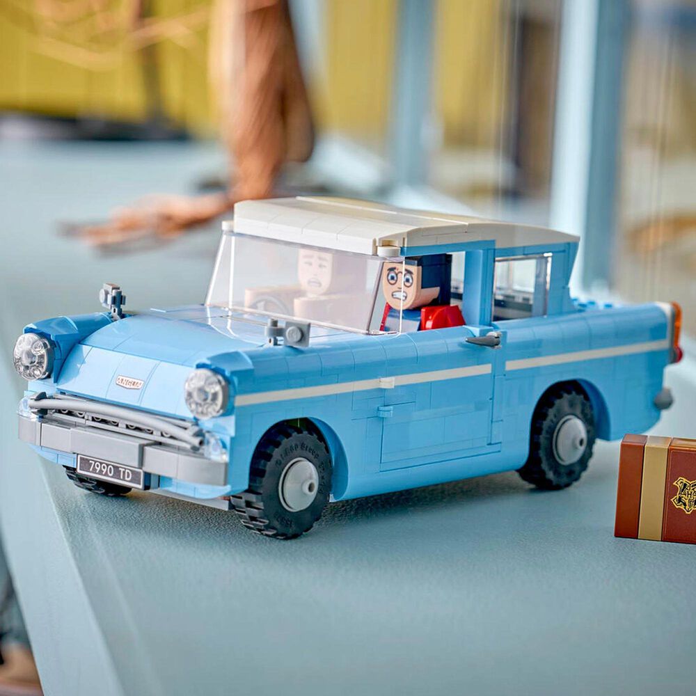 LEGO Harry Potter Enchanted Flying Ford Anglia Building Set, , large