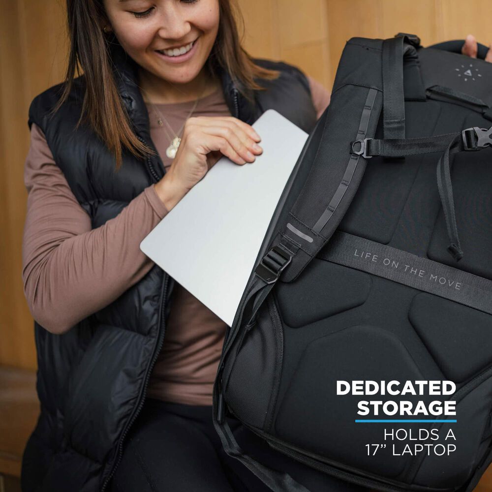 Nomatic Navigator 32L Travel Backpack in Black, , large