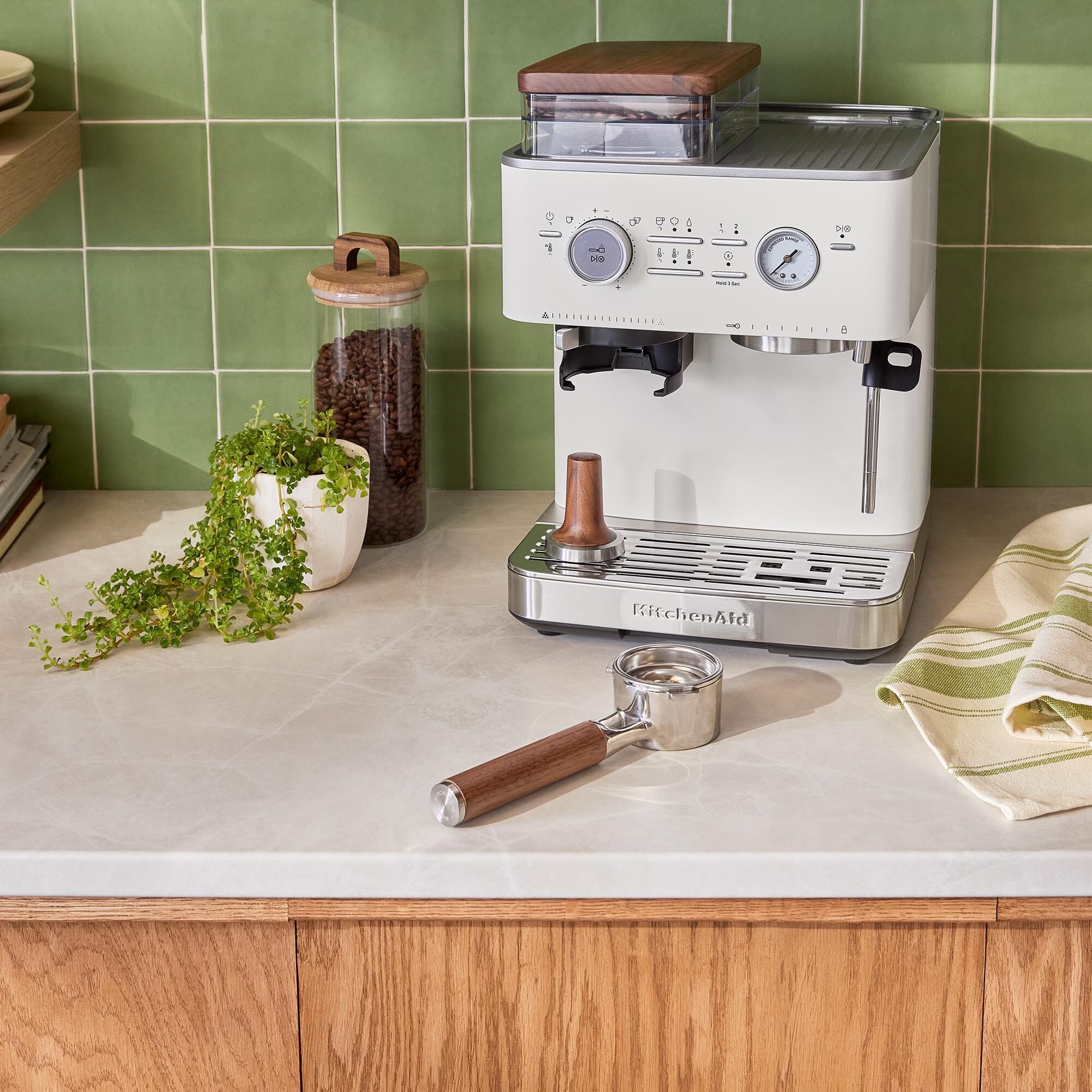 KitchenAid Semi Automatic Espresso Machine in Porcelain White