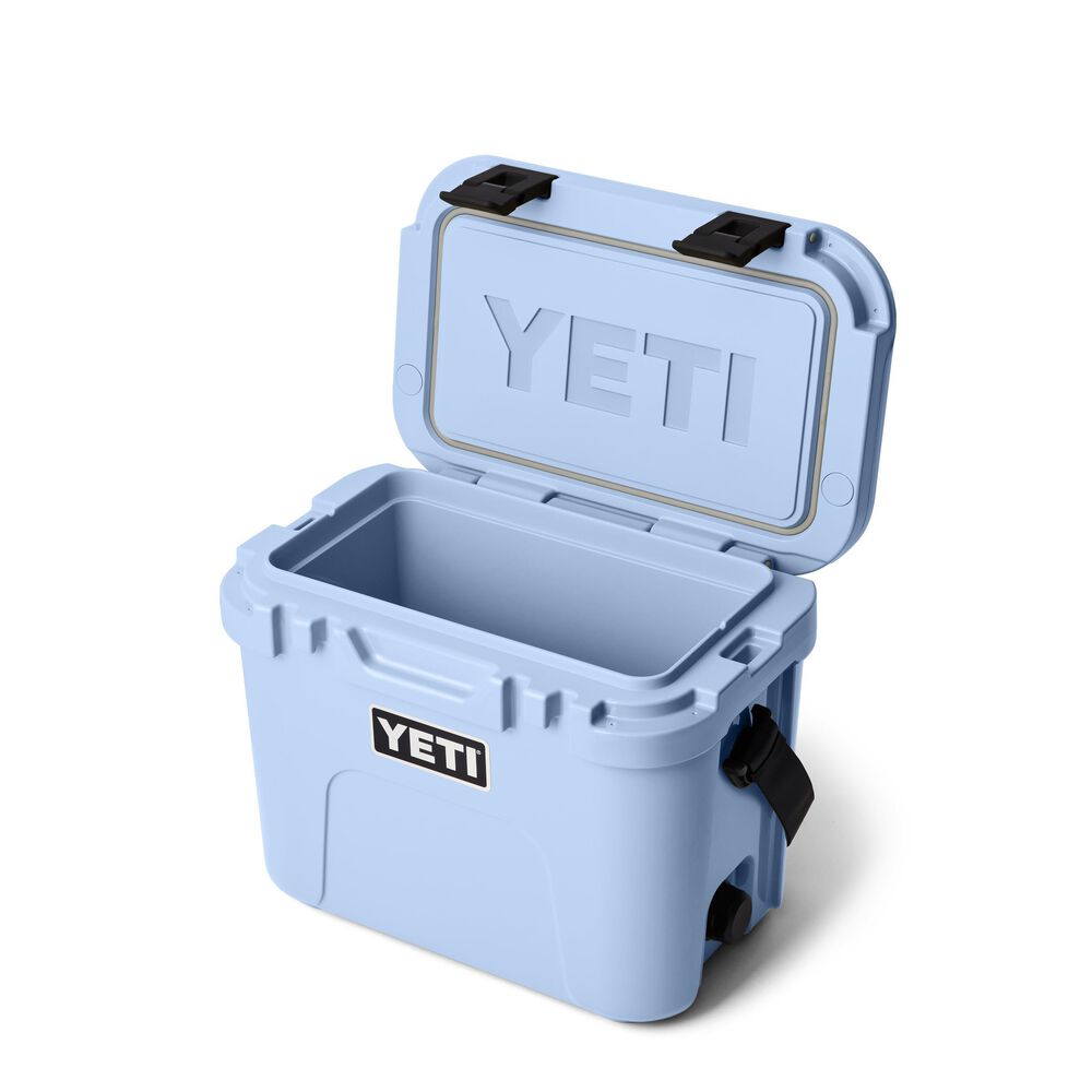 YETI Roadie 15 Cooler in Big Sky Blue, , large