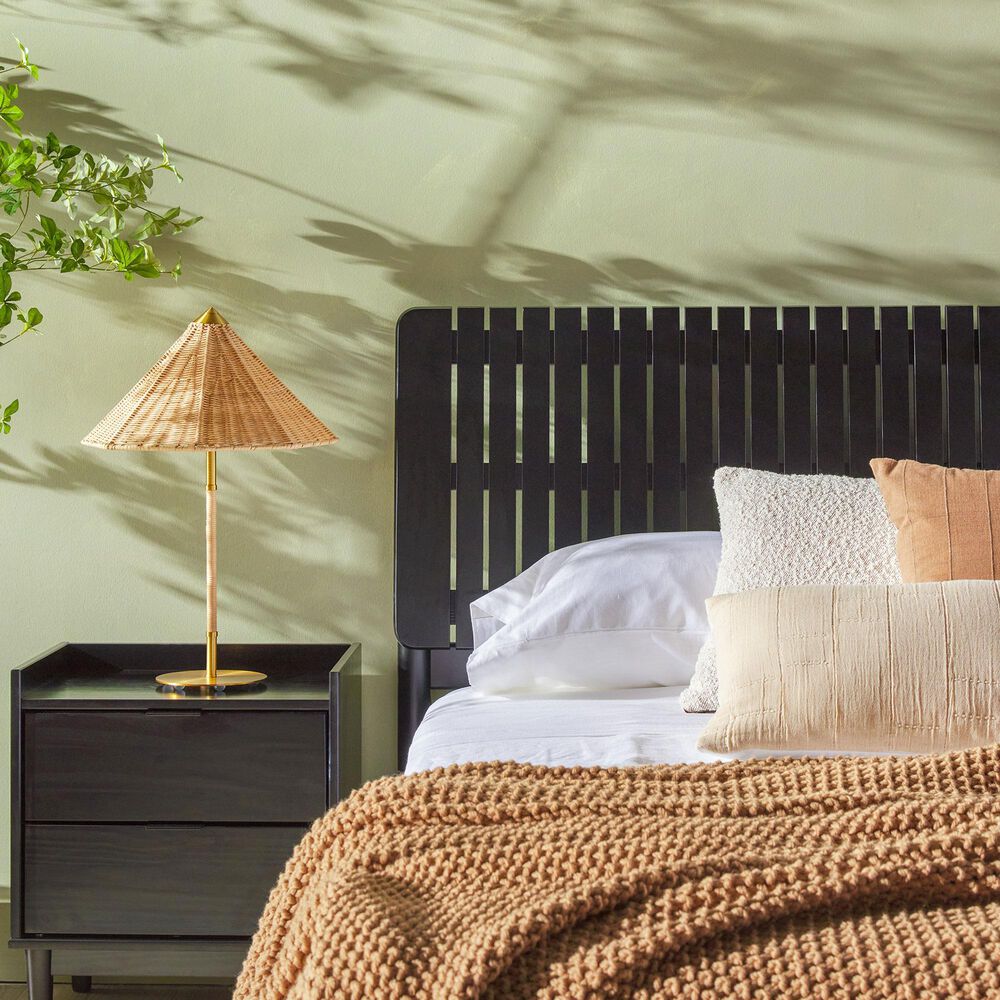 Walker Edison Cama Queen Platform Bed with Slatted Headboard in Black, , large