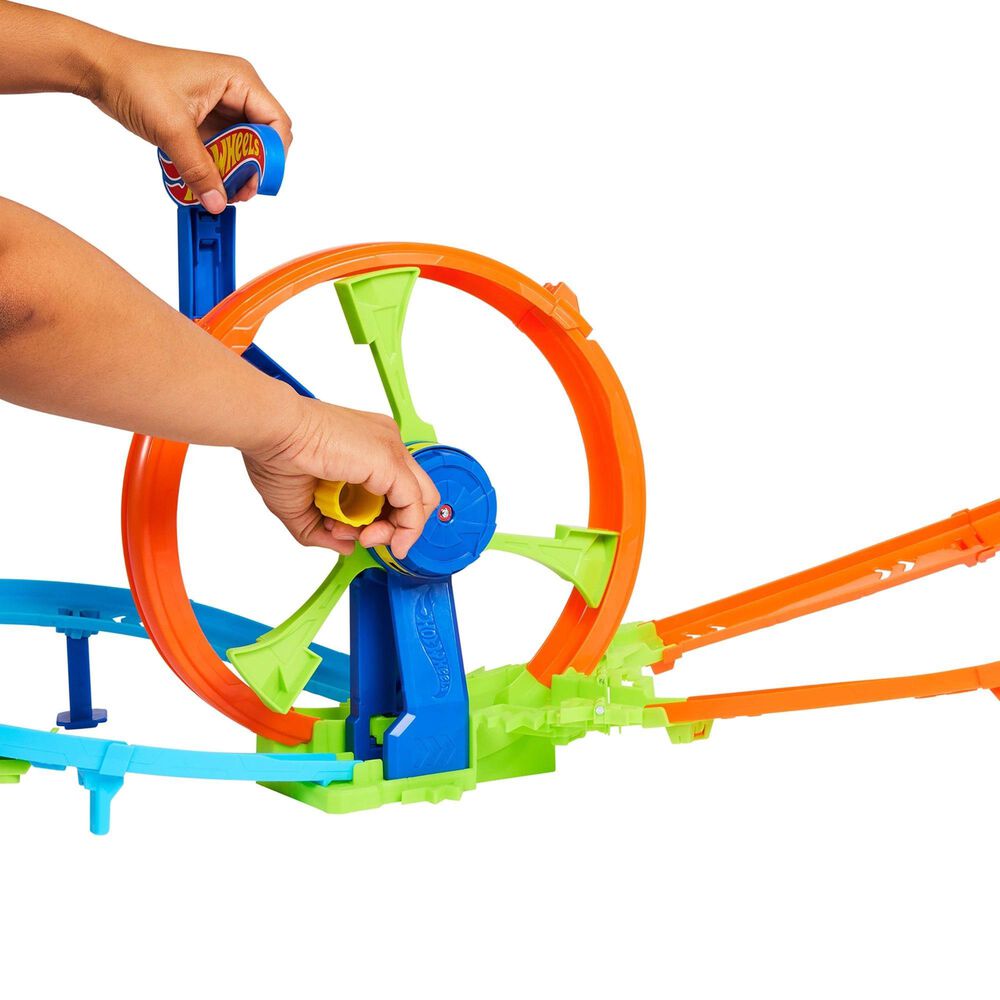 Hot Wheels Rapid Launch and Loop Playset with 1:64 Scale Die-Cast Toy Car in Multicolor, , large