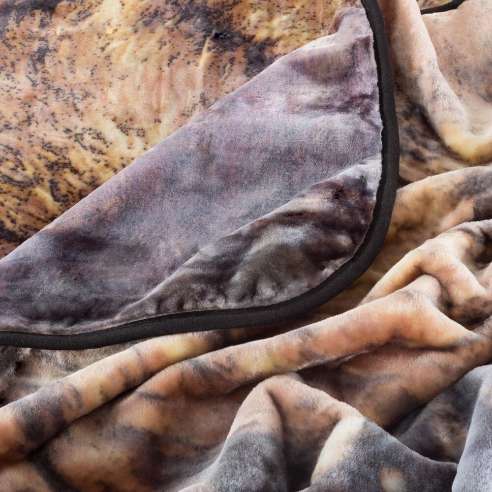 Timberlake Lavish Home Pair of Wolves Pattern Fleece, , large