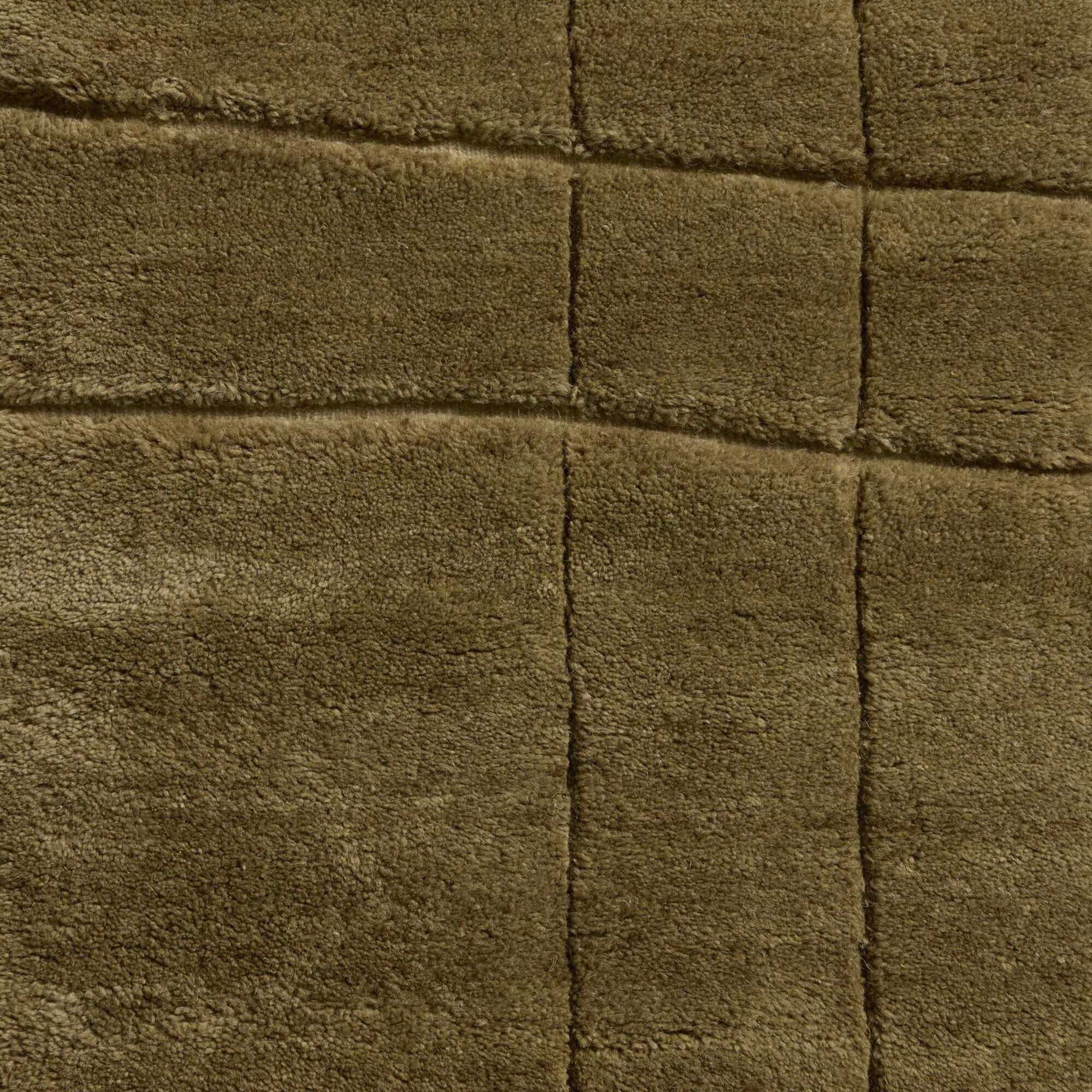 Loloi Bracken Moss and Olive 2' x 3' Area Rug