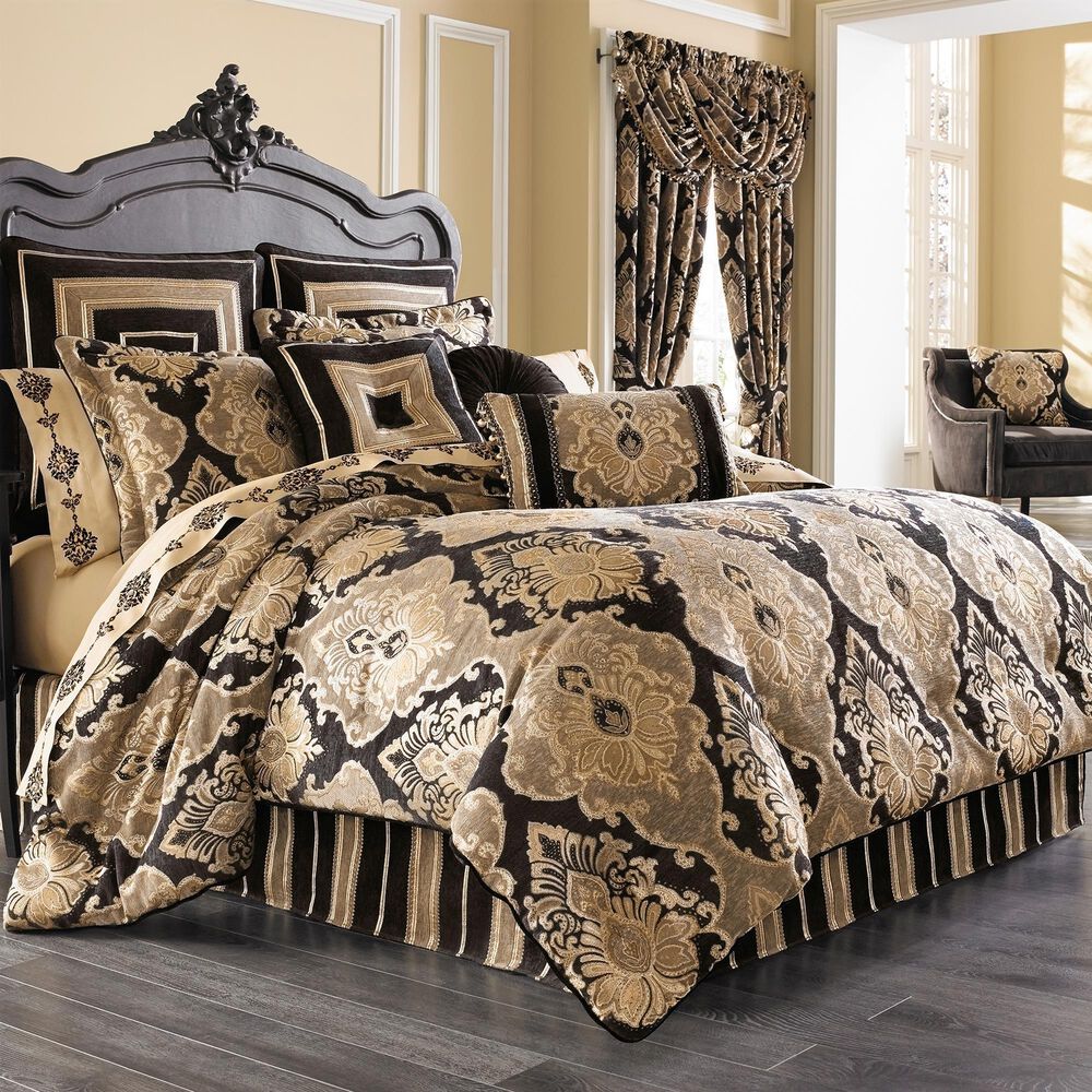 J. Queen New York Bradshaw 4-Piece Queen Comforter Set in Black, , large