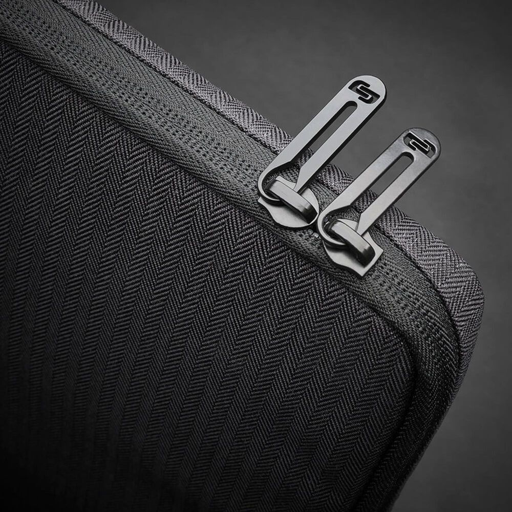 Solo Gamma Sleeve for 15.6&quot; Laptop in Black, , large
