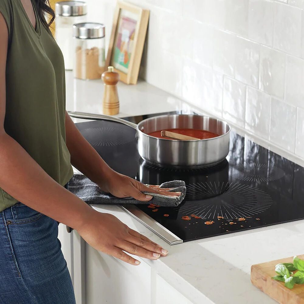 Frigidaire 36'' Built-In Induction Cooktop in Black