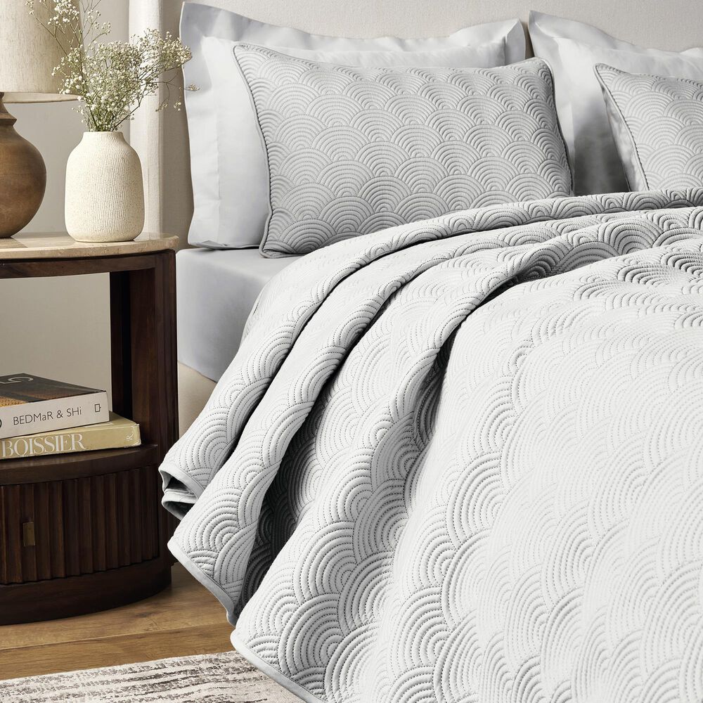 Ann Gish Scallop 3-Piece King Coverlet Set in Ice, , large