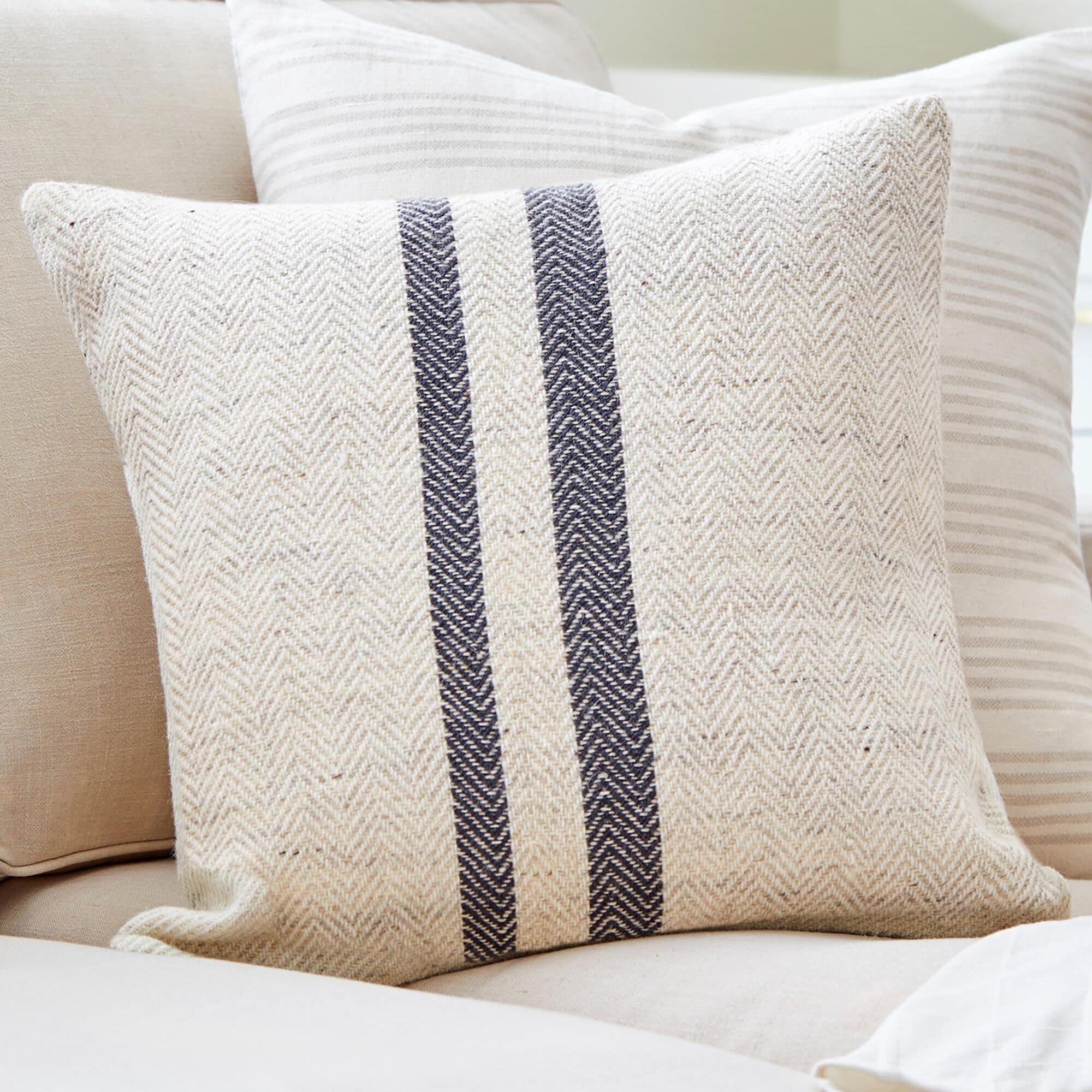 18 hotsell throw pillows