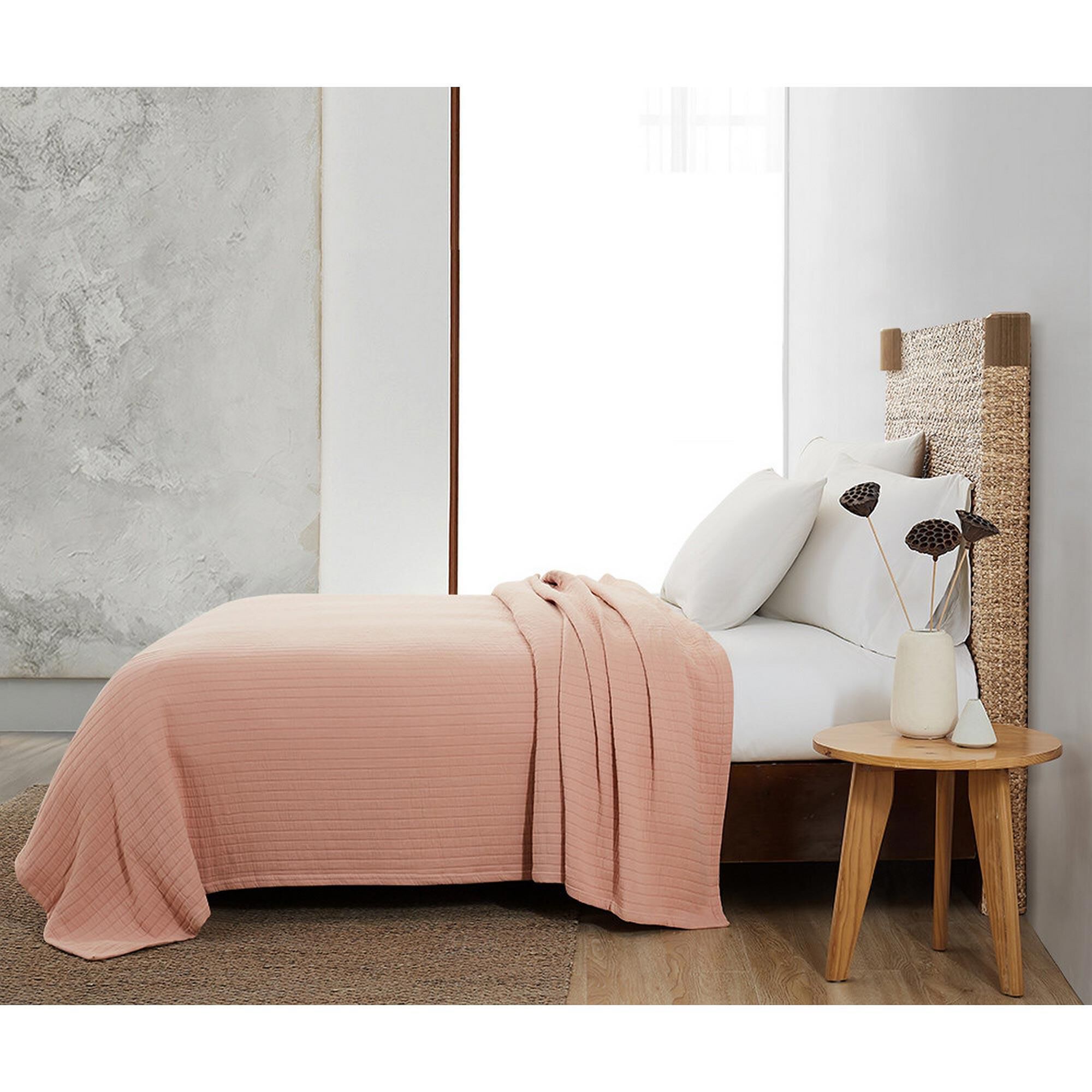 Blush hot sale queen blanket