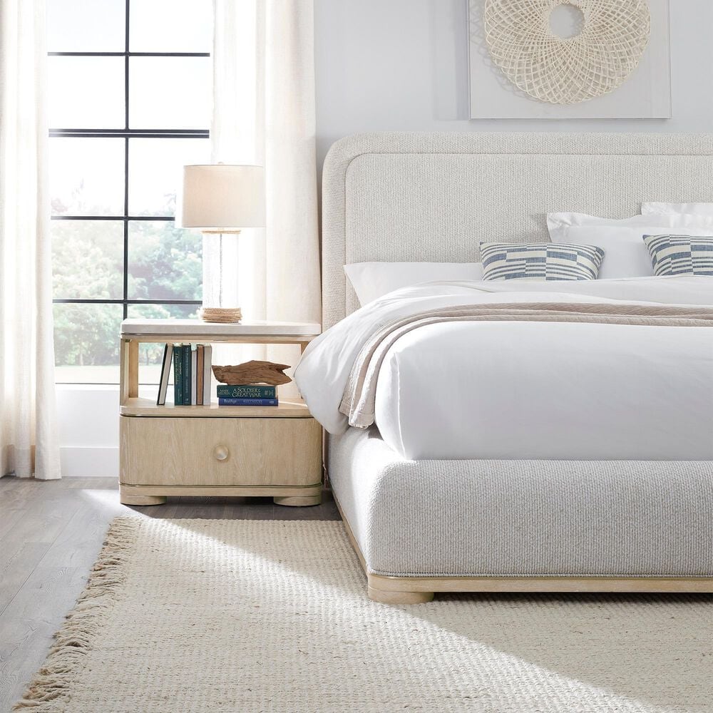 Chapel Hill Huntington Queen Upholstered Panel Bed in Beach Grass, , large
