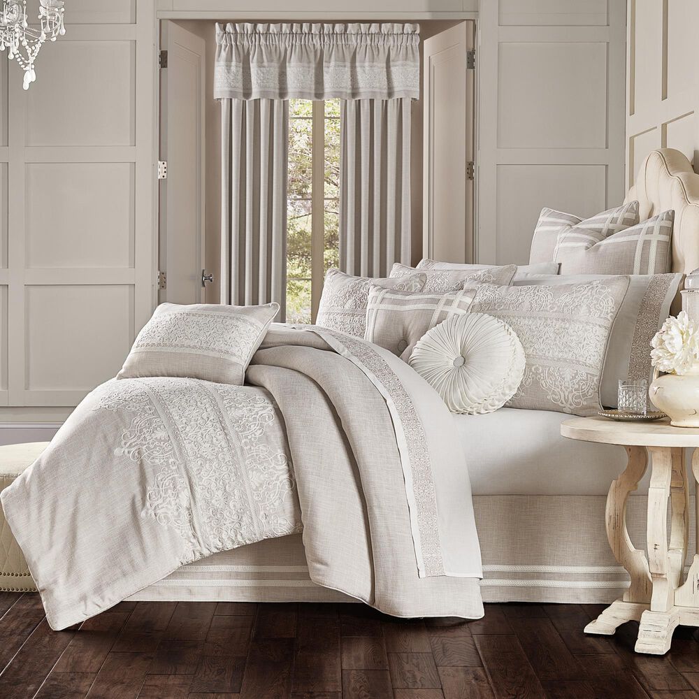 J. Queen New York Lauralynn 4-Piece King Comforter Set in Beige