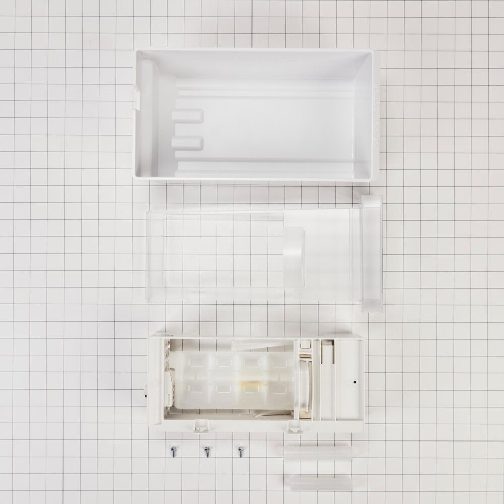 Whirlpool Refrigerator Ice Maker Assembly in White NFM