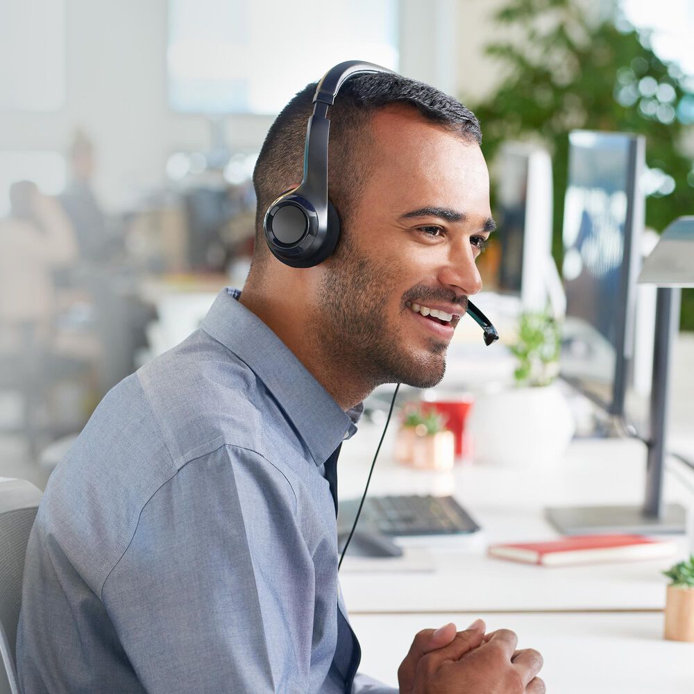 Logitech H390 USB Computer Headset with Noise Cancelling Mic in Black, , large