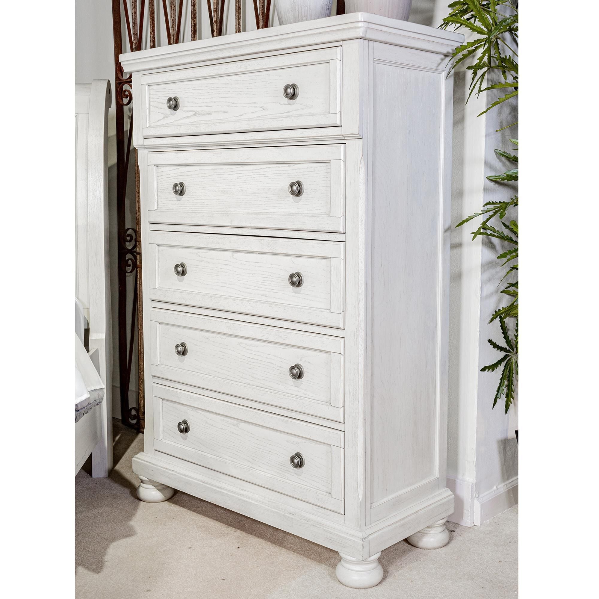 Signature Design by Ashley Robbinsdale 5 Drawer Double Knob Chest