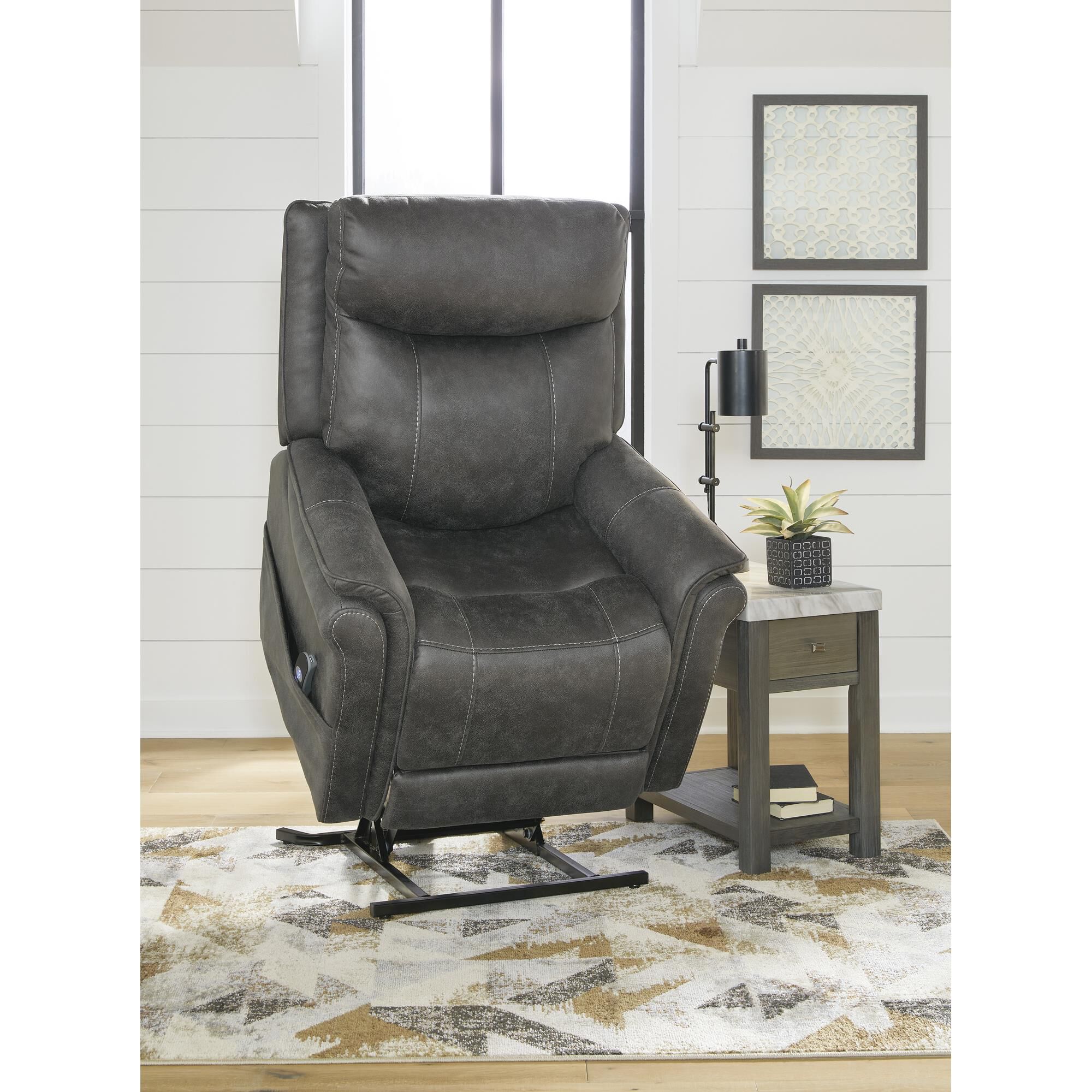 Signature design by 2025 ashley lift chair