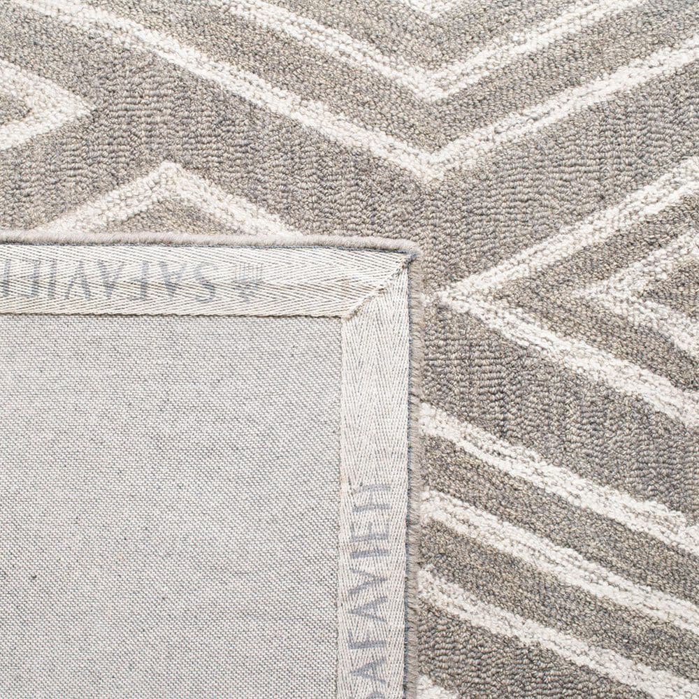 Safavieh Micro-Loop Southwestern 4&#39; x 6&#39; Grey and Ivory Area Rug, , large
