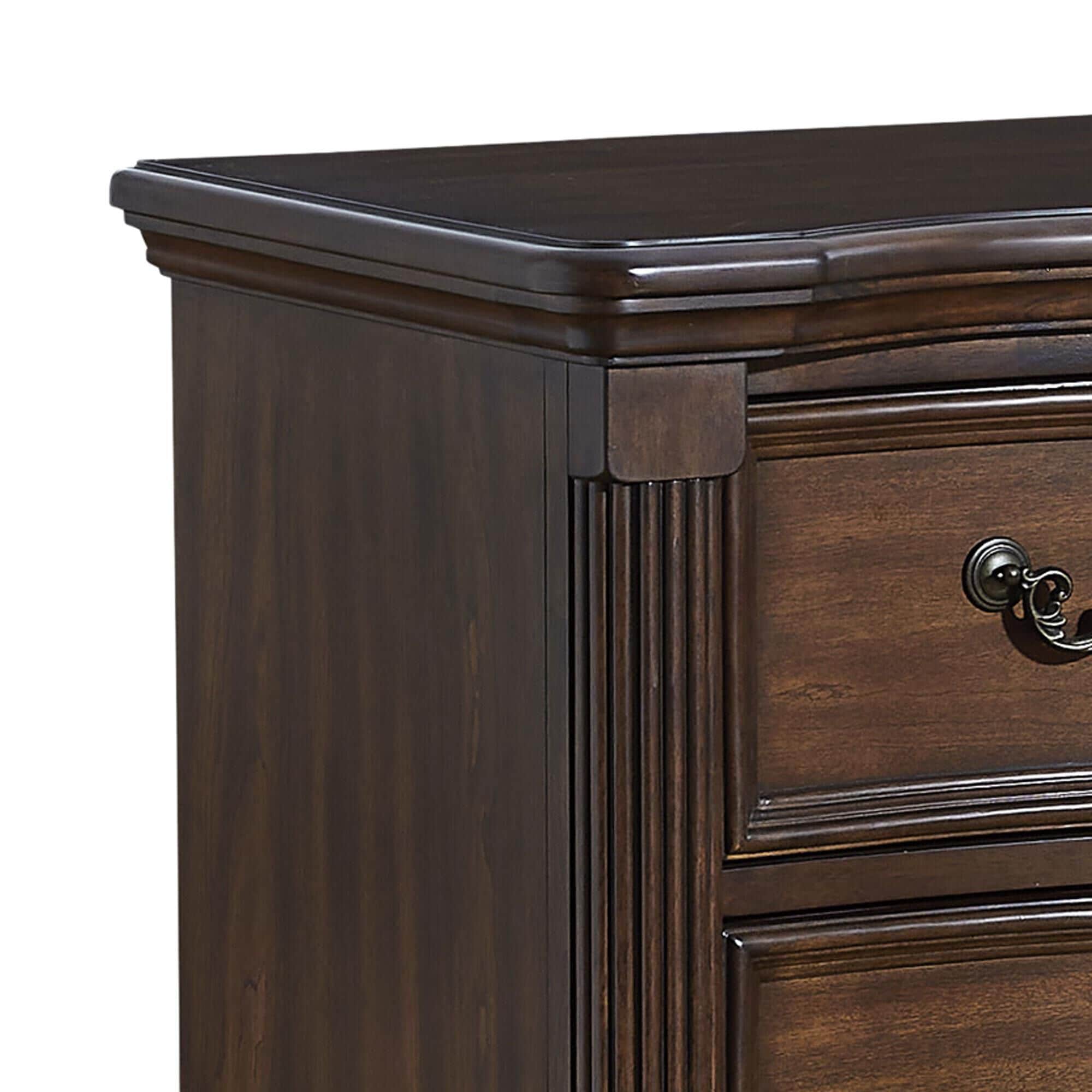 Ashley Lavinton 4-Piece Queen Bedroom Set in Rich Cherry Brown