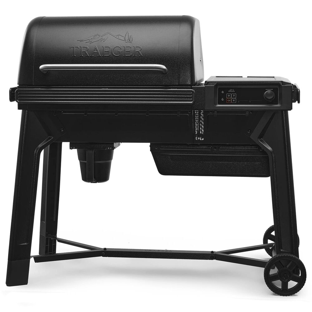 Traeger Grills Woodridge Pellet Grill in Black, , large