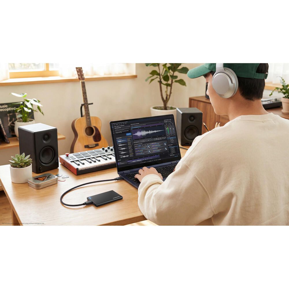 Samsung 2TB P7 Portable SSD in Black, , large