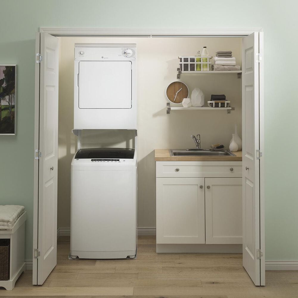 GE Appliances 2.8 Cu. Ft. Washer in White, , large