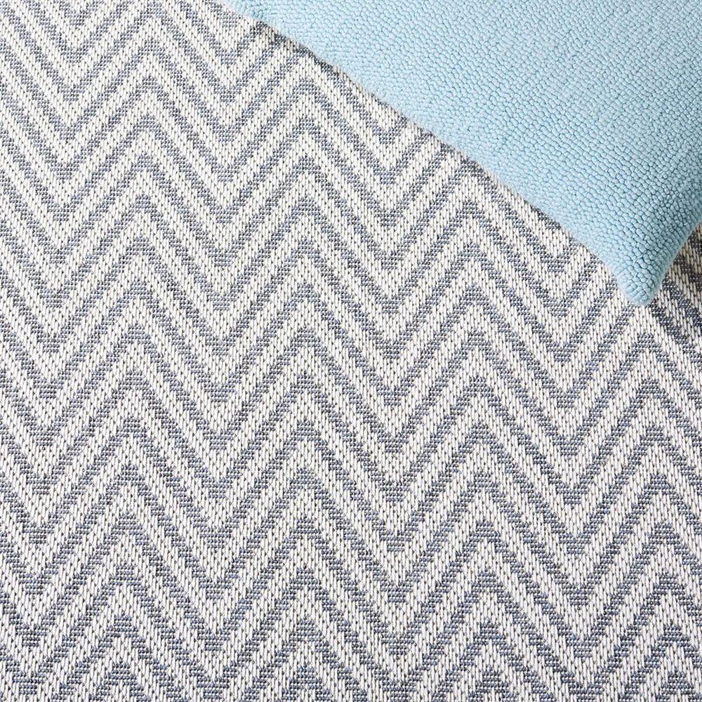 Safavieh Martha Stewart Cyprus 4&#39;5&quot; x 6&#39;5&quot; Blue and Creme Area Rug, , large