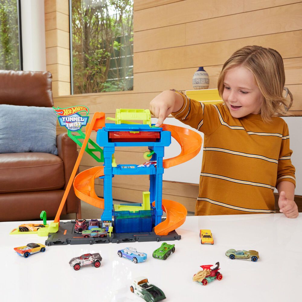 Hot Wheels 1:64 Scale City Tunnel Twist Car Wash Station with Color Shifters Vehicle, , large