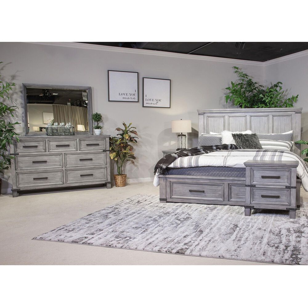 Signature Design by Ashley Russelyn 4 Piece King Bedroom Set in Gray