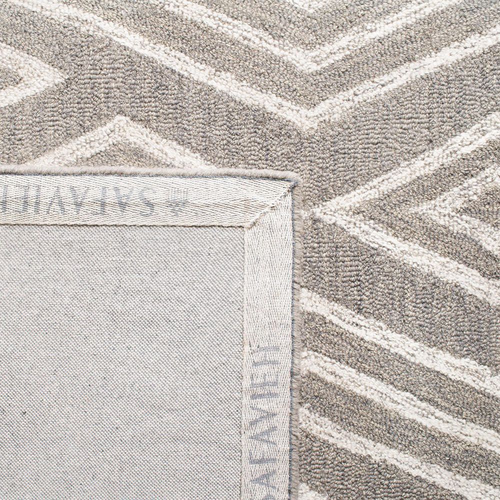 Safavieh Micro-Loop Southwestern 2&#39;3&quot; x 7&#39; Grey and Ivory Runner, , large