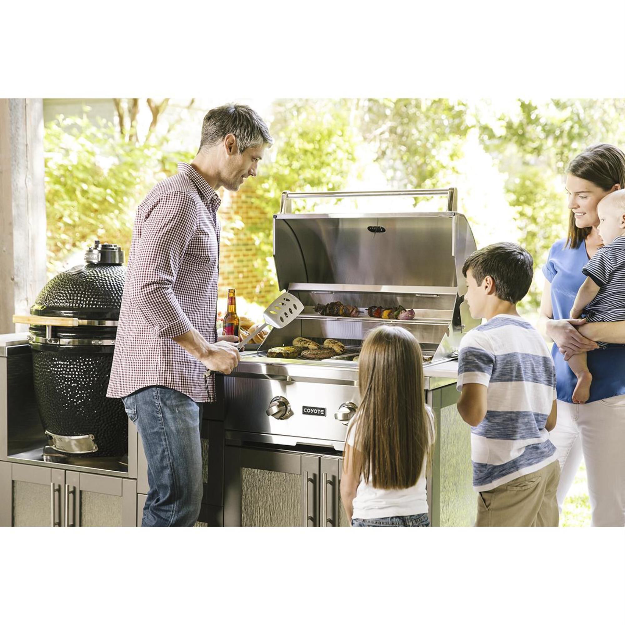 Coyote Outdoor 28 C Series Liquid Propane Grill with Cart in Stainless Steel Nebraska Furniture Mart