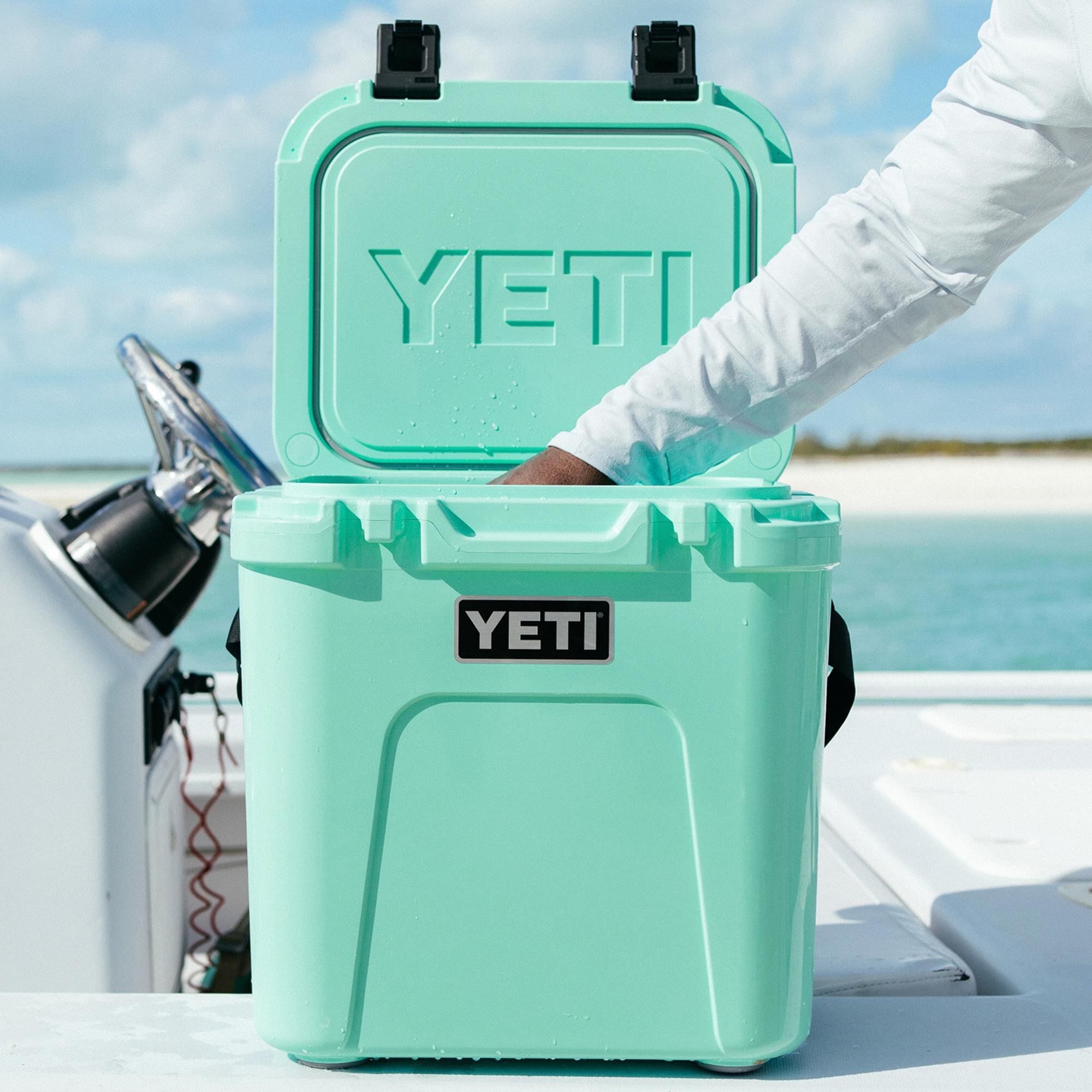 YETI Roadie 24 Hard Cooler in Seafoam