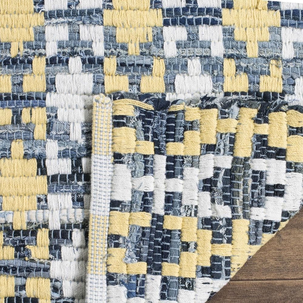 Safavieh Montauk Southwestern 2&#39;3&quot; x 6&#39; Gold and Multicolor Runner, , large