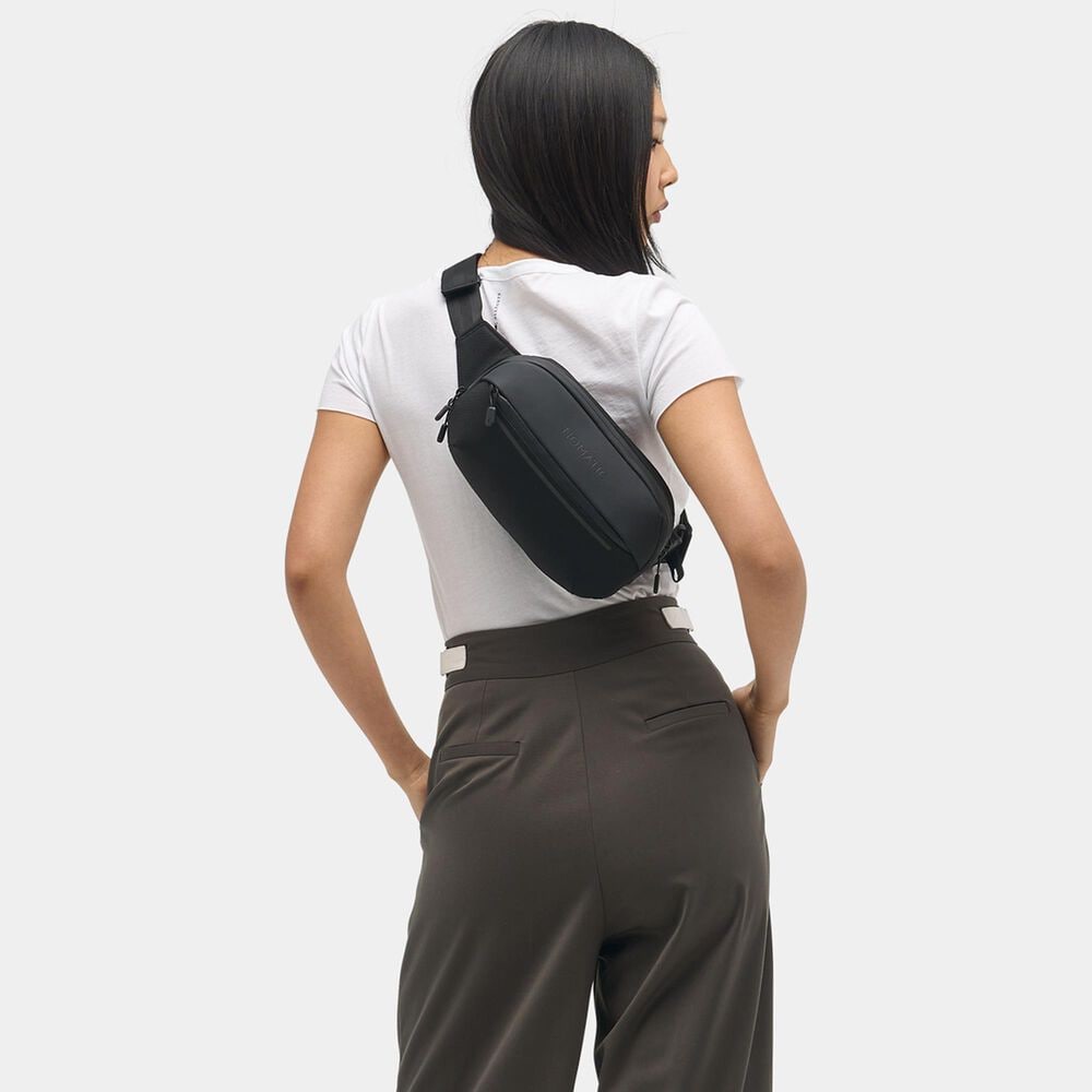 Nomatic Navigator 1L Sling Bag in Black, , large