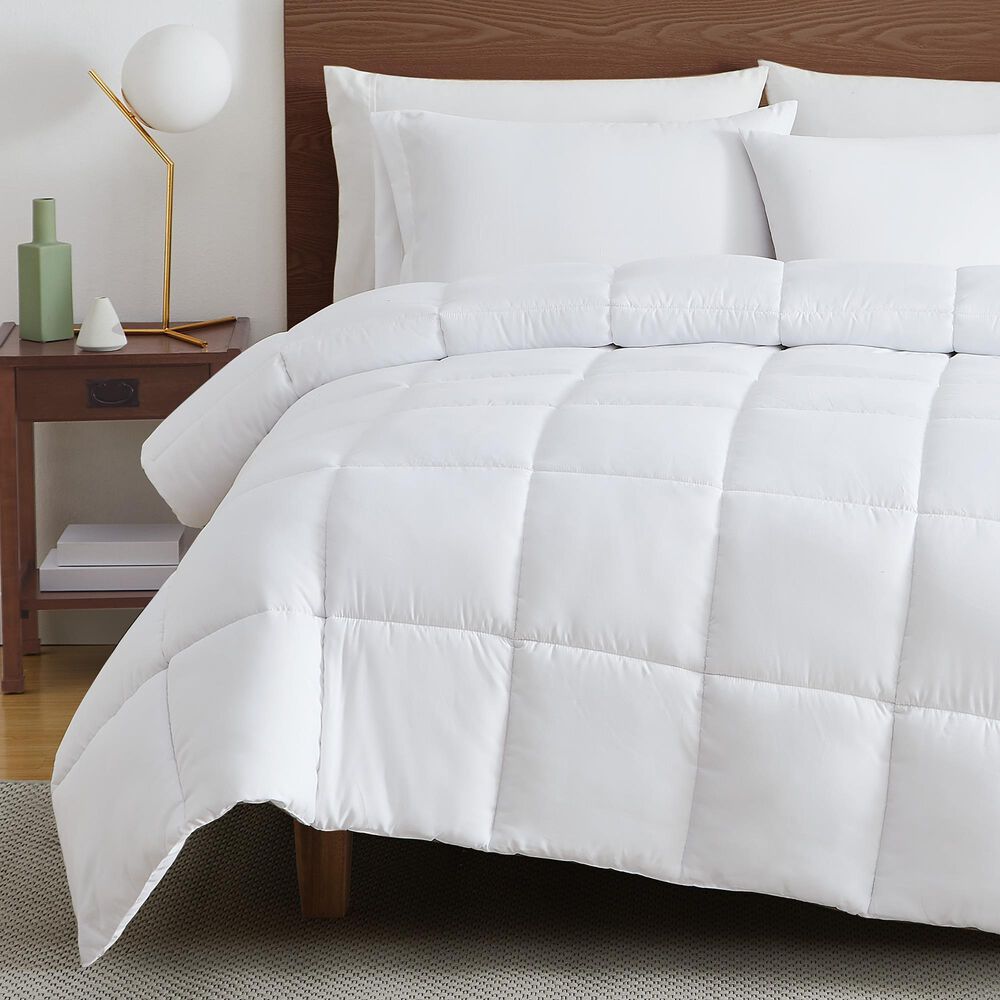 Pem America Heritage King Down Alternative Comforter in White, , large