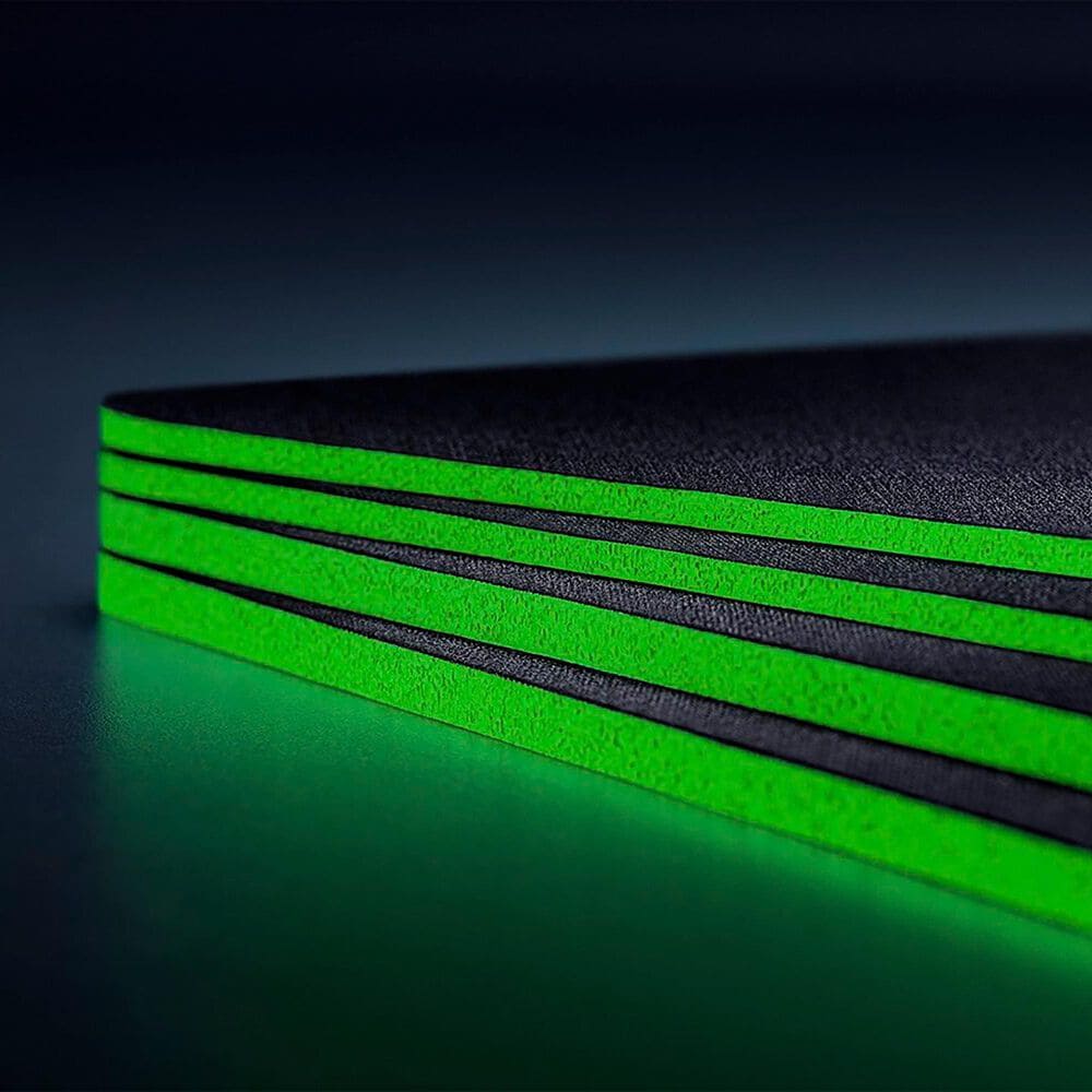 Razer Gigantus V2 Large Soft Mouse Pad in Black, , large