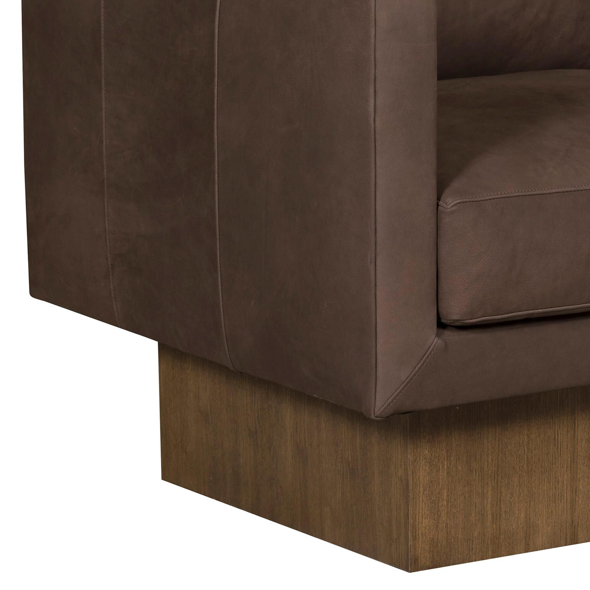 Vanguard Furniture Kendell Swivel Chair in Colossal Mink