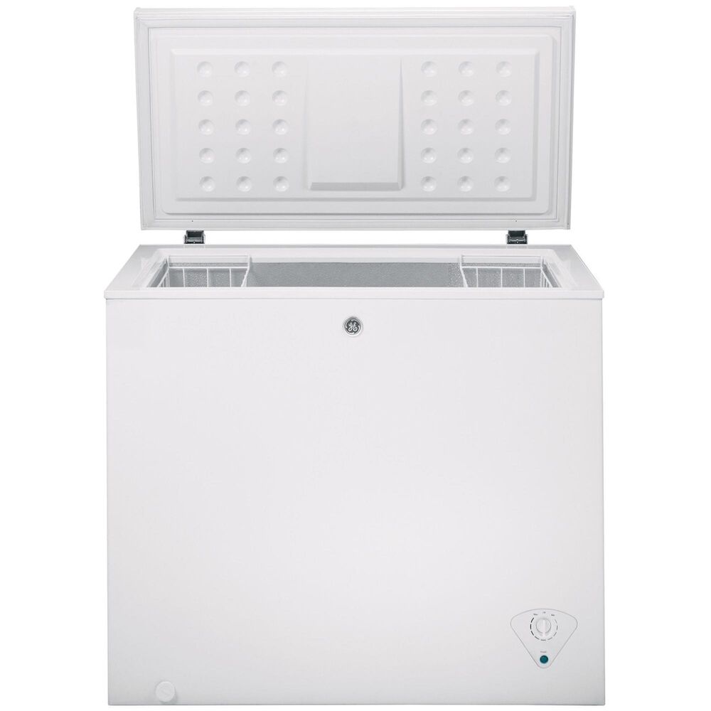 BLACK+DECKER 7-cu ft Manual Defrost Chest Freezer (White) in the Chest  Freezers department at