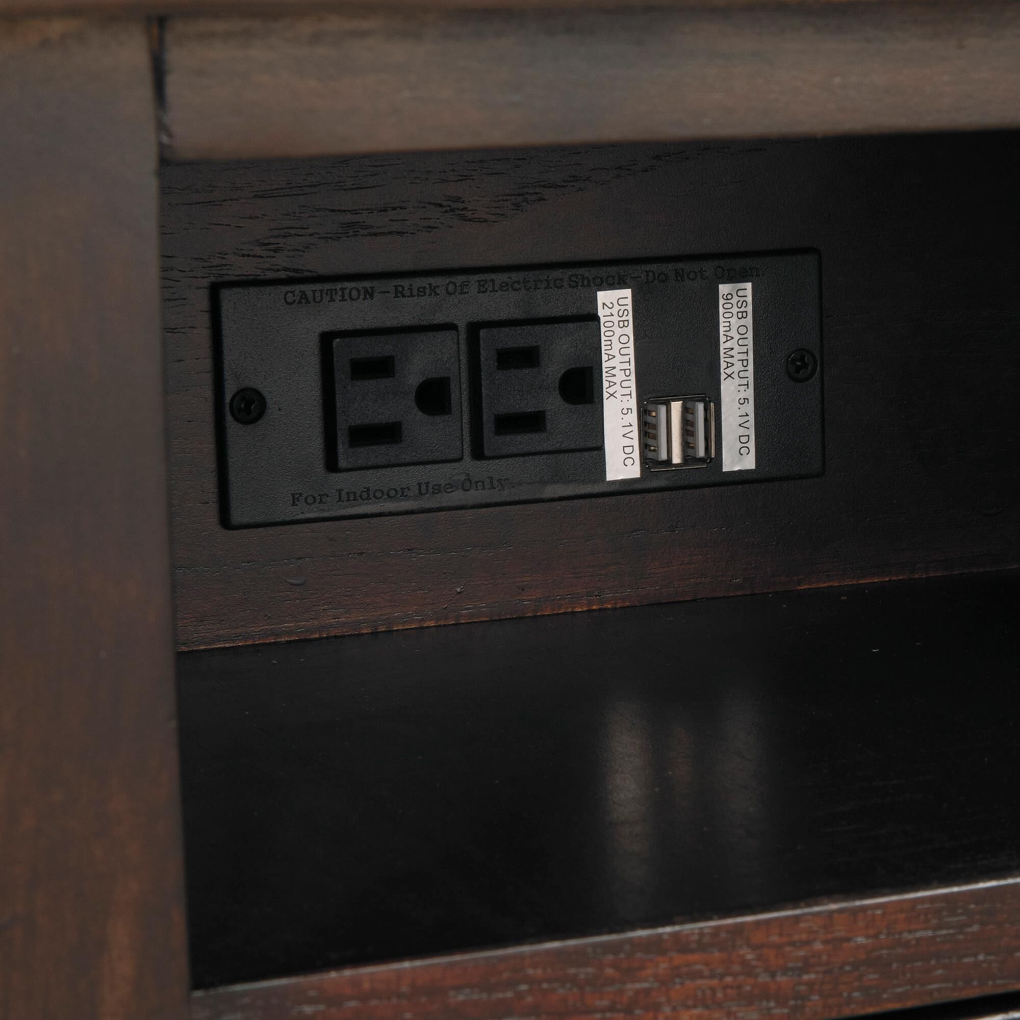 Barilanni chairside deals end table