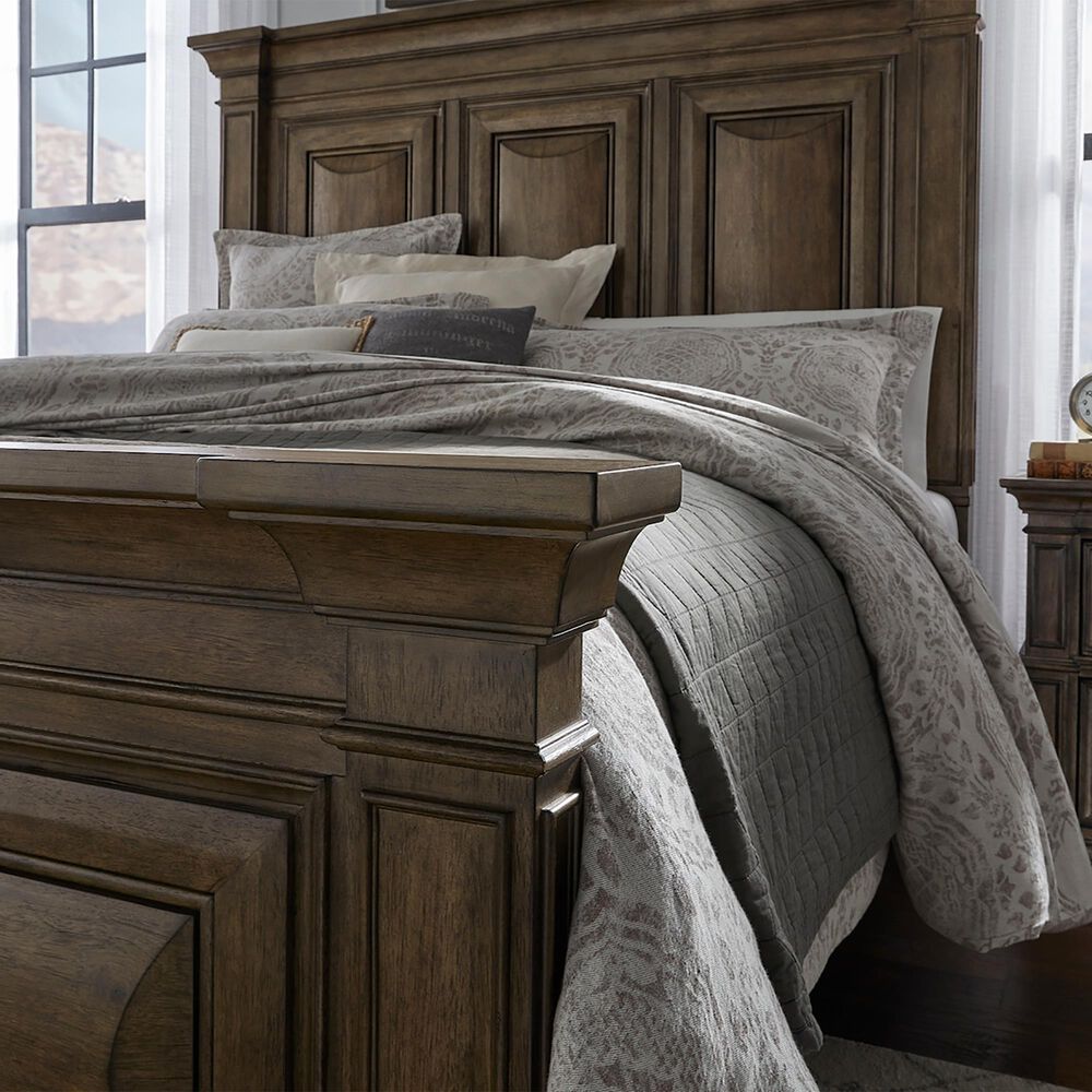 Pulaski Furniture Corp Woodbury 5-Piece King Bedroom Set in Brown, , large