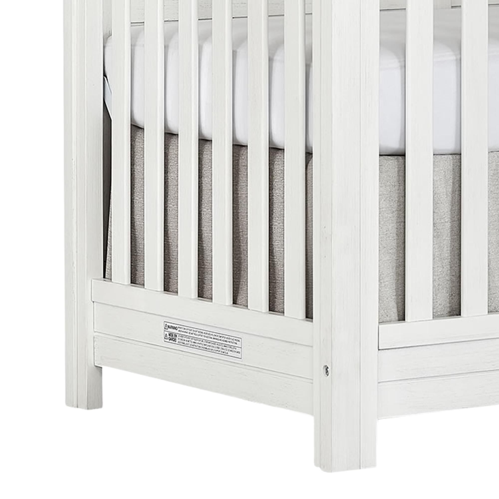 Evolur Belmar Flat Top 5 In 1 Crib in Weathered White NFM