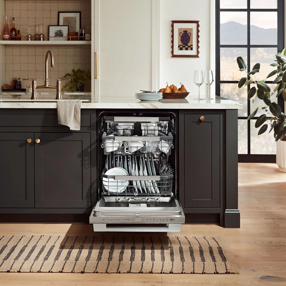 Signature Kitchen Suite 3-Piece Kitchen Package with Pro-Style Wall Hood and Dishwasher in Stainless Steel, , large