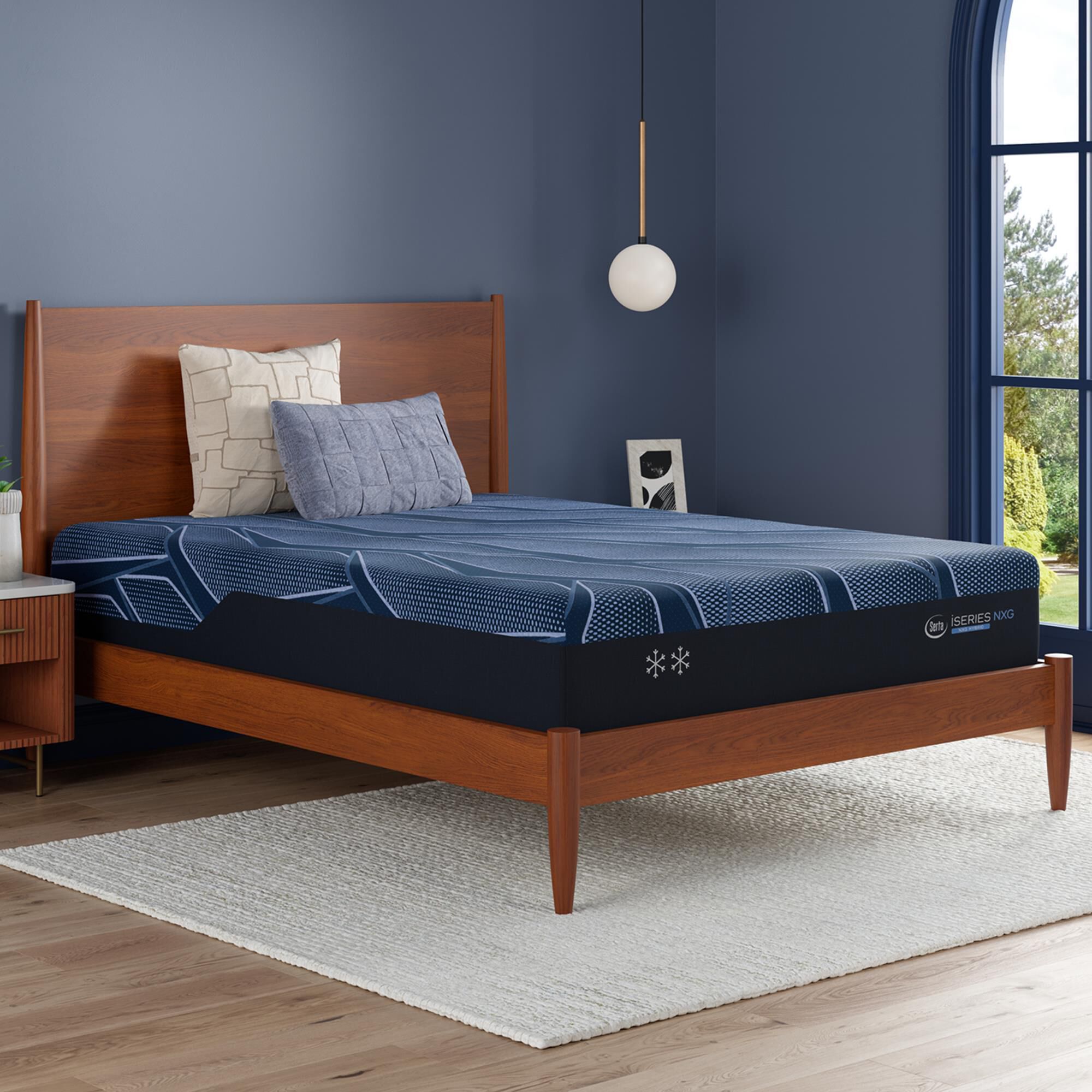 Serta iSeries NXG 2500 Hybrid Plush King Mattress