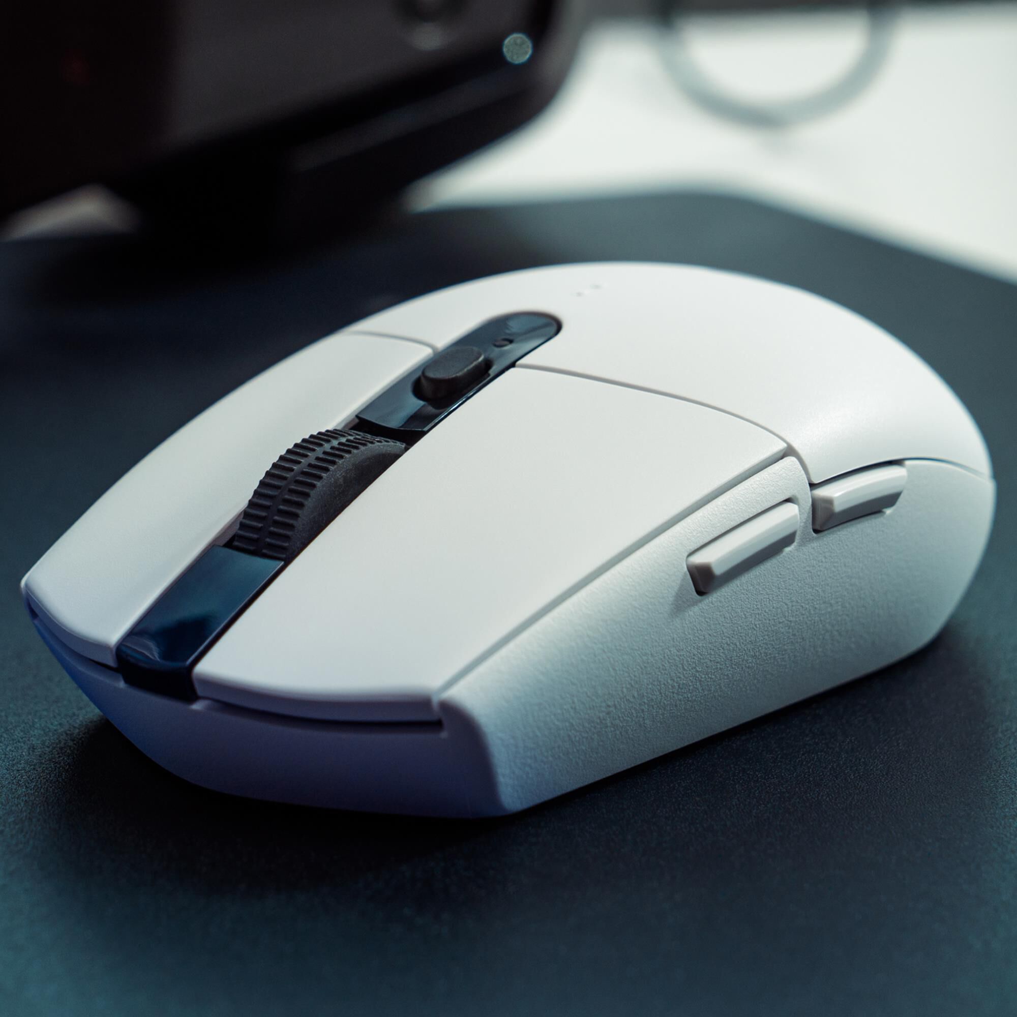 Logitech G Series G305 Lightspeed Wireless Gaming Mouse in White