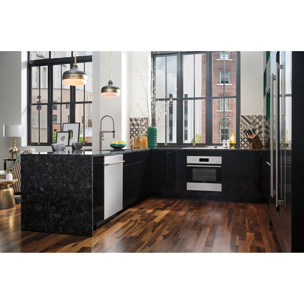 Wolf 24" E Series Transitional BuiltIn Single Oven in Stainless Steel